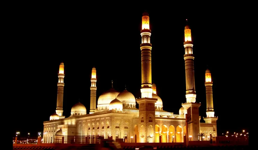 كشف هوية قيادي حوثي رفيع اغتالته مسيرة أمريكية داخل سيارته بالقرب من جامع الصالح بصنعاء